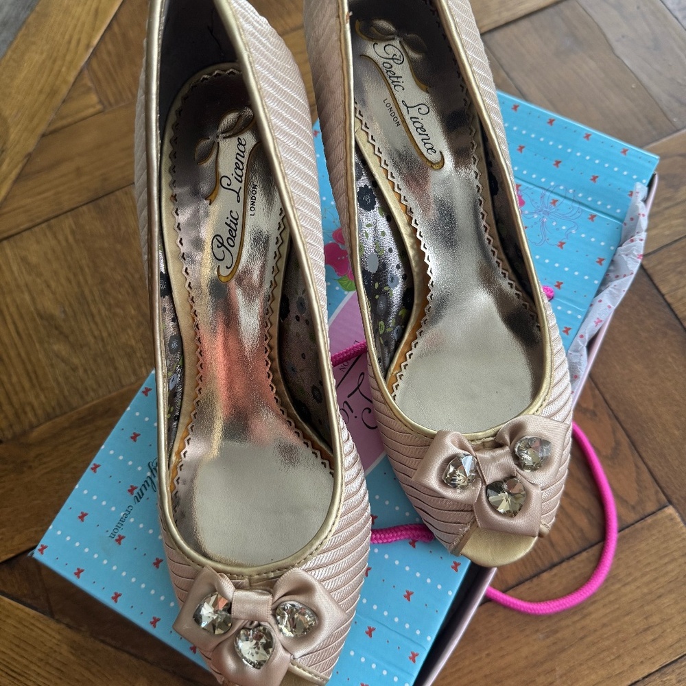 Poetic licence Heels